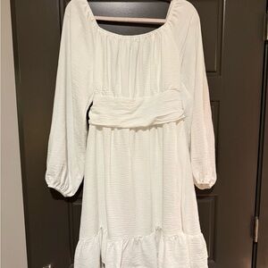 Elegant White Long Sleeve Dress